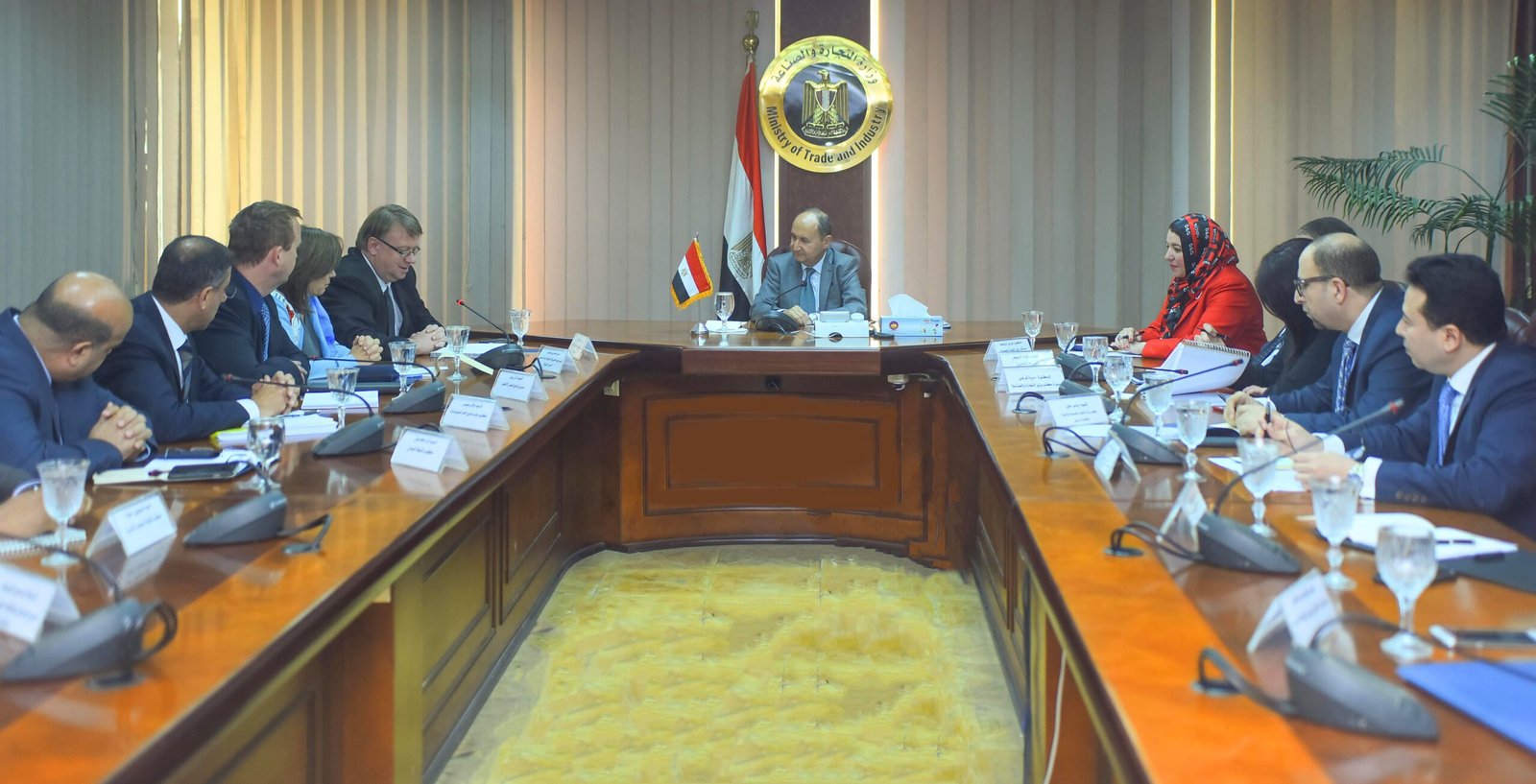 وزير التجارة والصناعة يلتقى وفد منظمة العمل الدولية