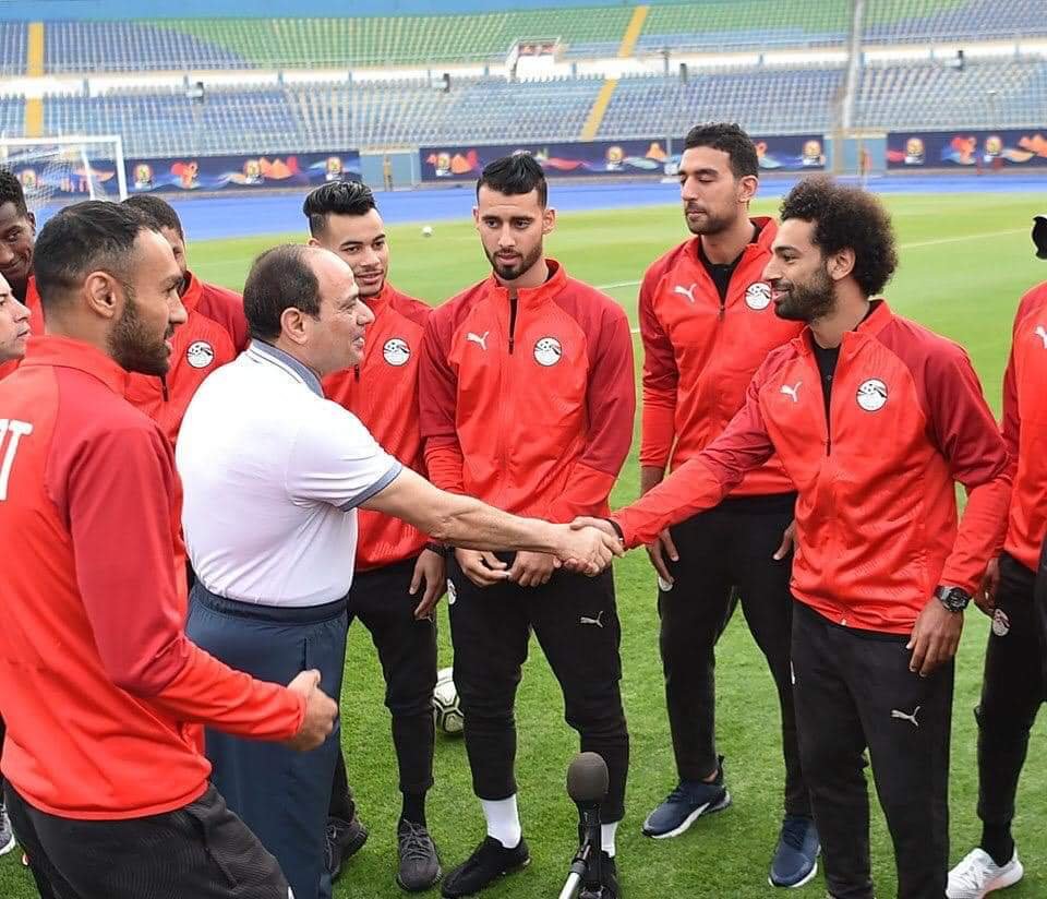 الرئيس السيسى يساند المنتخب الوطنى لكرة القدم