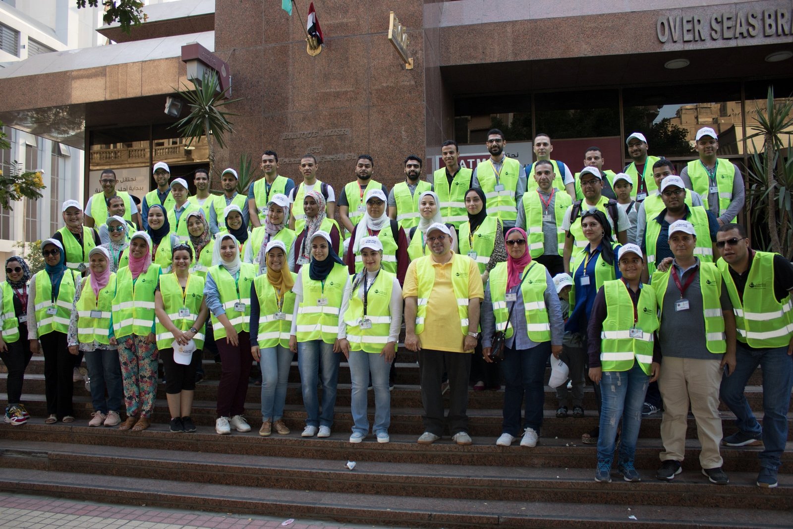 موظفو بنك مصر يساهمون فى أنشطة المسئولية المجتمعية للبنك بمحافظتى الفيوم والقليوبية