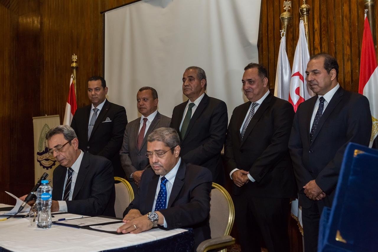 بورتو جروب توقع برتوكول تعاون مع غرفة القاهرة التجارية لإنشاء أول مول لتصدير الملابس الجاهزة