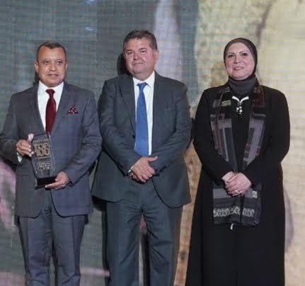 وزيرا قطاع الأعمال والصناعة يكرمان “بورتو جروب”