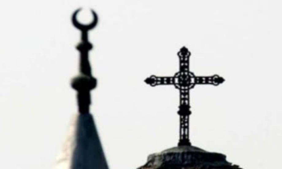 فتاة مسيحية تنفى قصة مختلقة بخطفها لاعتناق الإسلام وتحرر محضرا ضد المدعى بتهمة التشهير بها