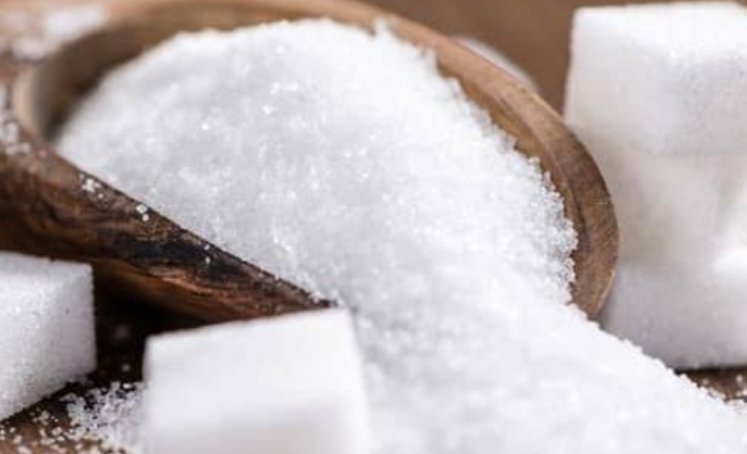 حظر استيراد السكر الأبيض والخام لمدة 3 أشهر