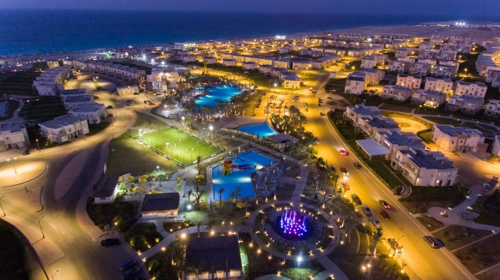 الأهلى صبور تسلم 362 وحدة من مشروع “امواج” بالساحل الشمالى