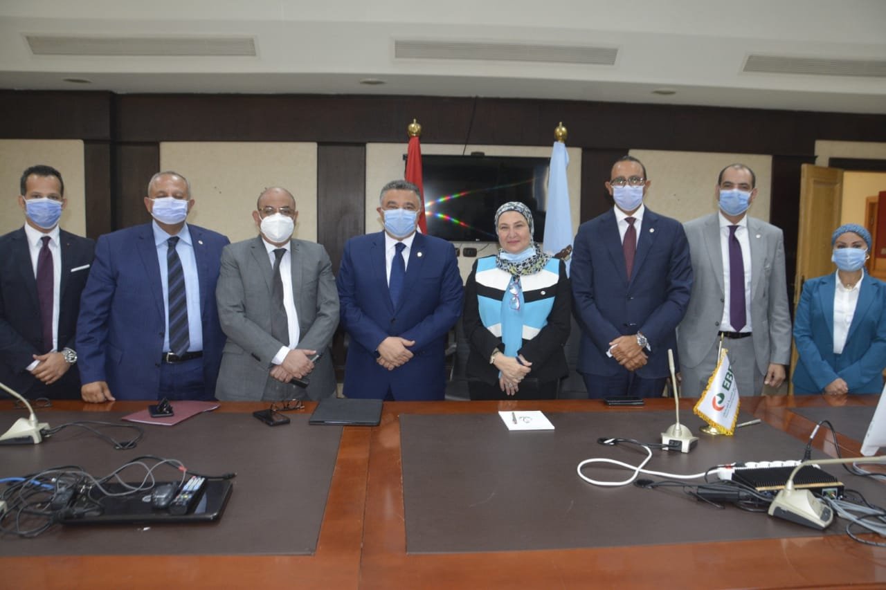 تعاون البنك المصرى لتنمية الصادرات ووزارة الأوقاف بالبحر الأحمر لنقل ورش حرفيين بالغردقة