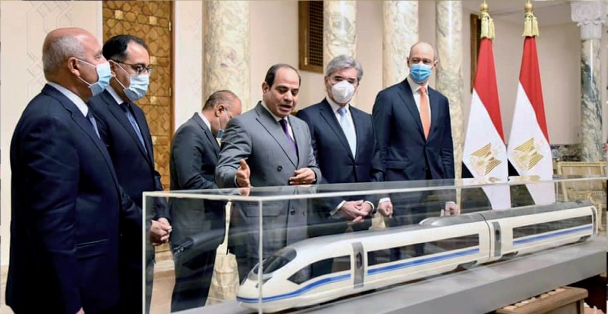 القطار الكهربائى يحقق طفرة اقتصادية ويعيد توزيع السكان فى مصر