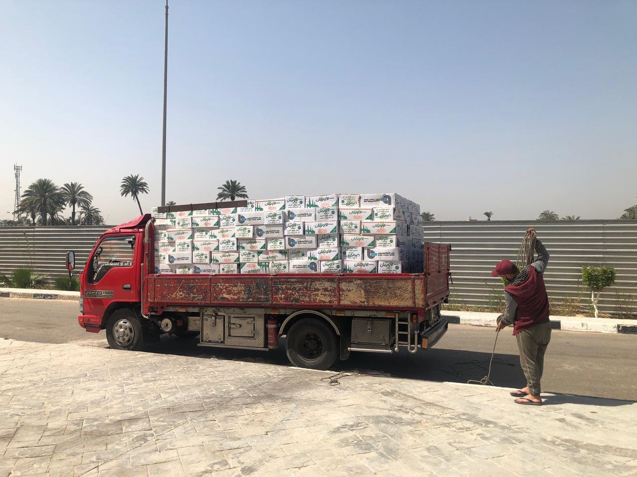 بنك قناة السويس يدعم آلاف الأسر الأكثر احتياجا عبر مبادرة “كراتين رمضان” وحملة “ستر ودفا”