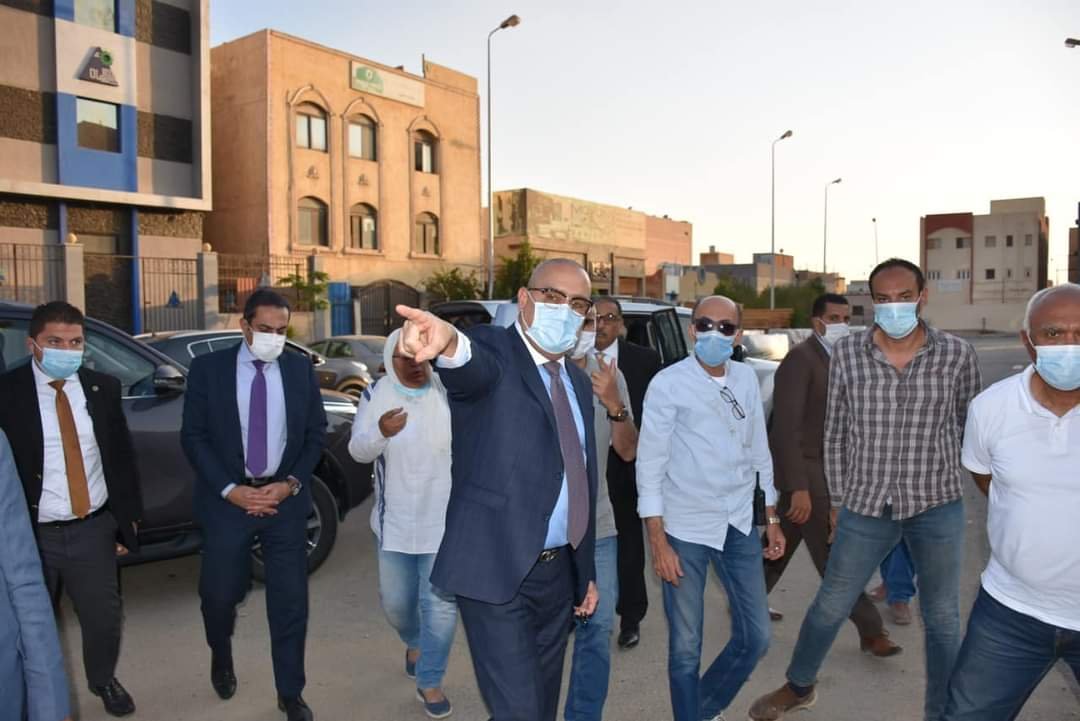 جولة تفقدية مفاجئة لوزير الإسكان بمشروعات القاهرة الجديدة