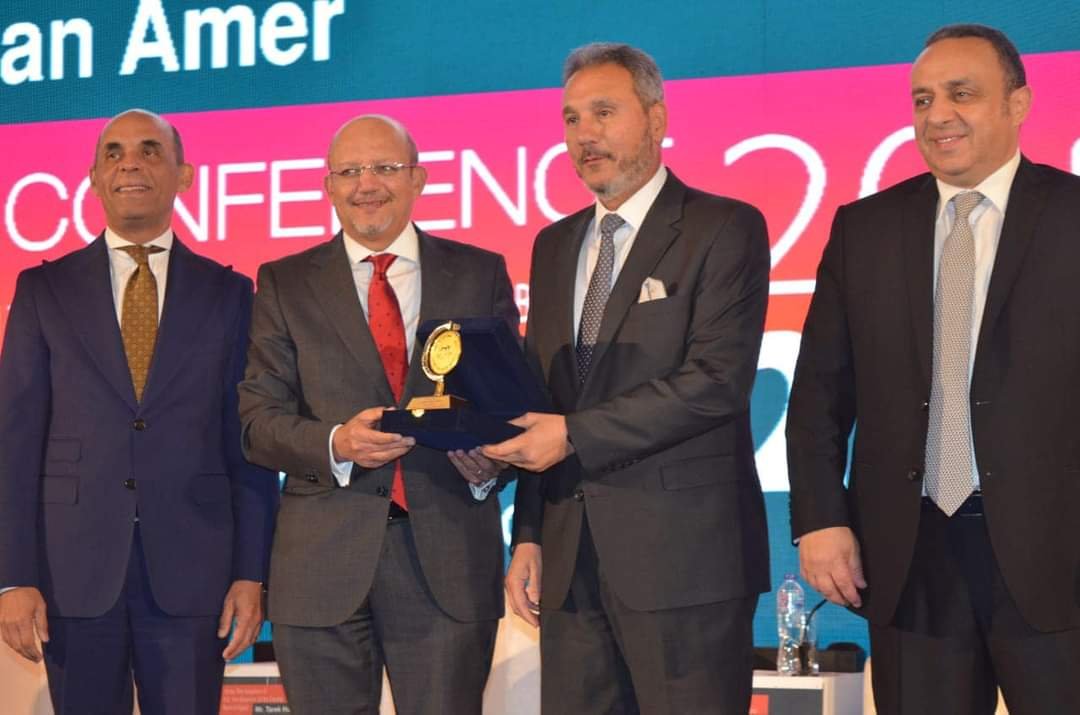 اتحاد المصارف العربية يكرم بنك قناة السويس