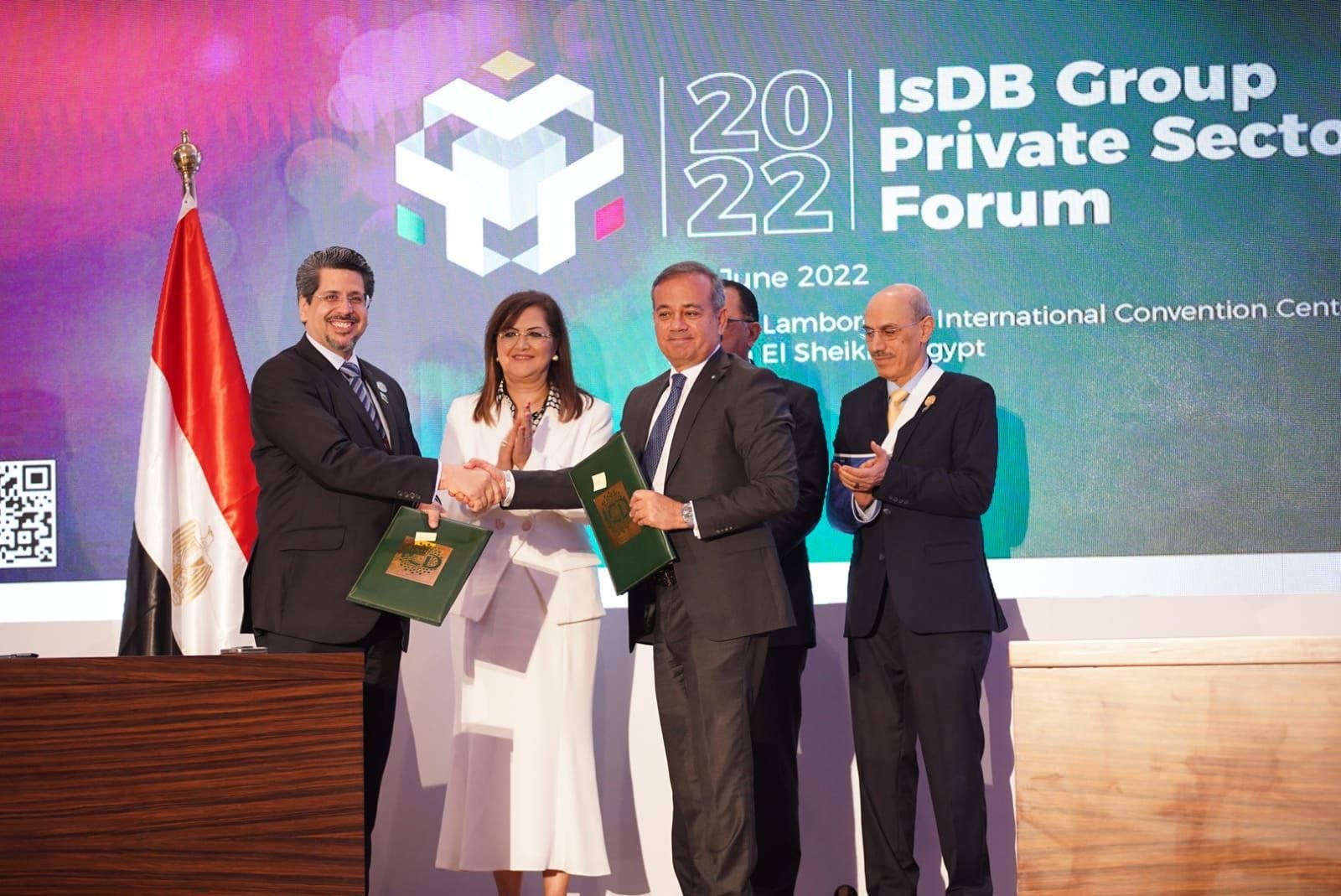 أبو ظبى الإسلامى يوقع مذكرة تفاهم مع “المؤسسة الإسلامية لتنمية القطاع الخاص” للمزيد من فرص الاستثمار بمصر