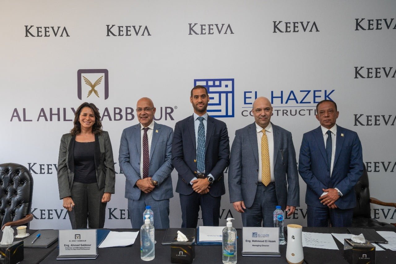 الأهلى صبور توقع عقد إنشاءات المرحلة الأولى من مشروع “KEEVA” مع شركة الحاذق للإنشاءات