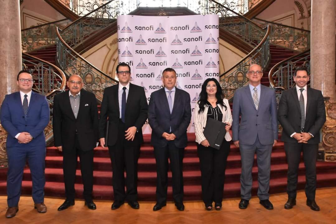 بروتوكول تعاون بين جامعة عين شمس وشركة سانوفى للأدوية