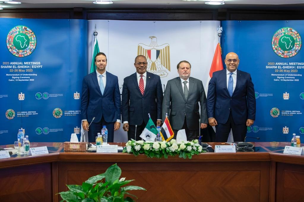 البنك المركزى يوقع تفاهما مع مجموعة بنك التنمية الأفريقى لاستضافة مصر اجتماعات المجموعة 2023