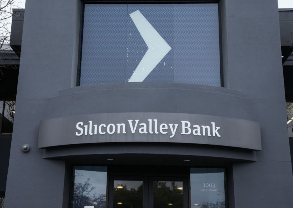 انهيار سيليكون فالى بنك يثير القلق فى الأسواق العالمية