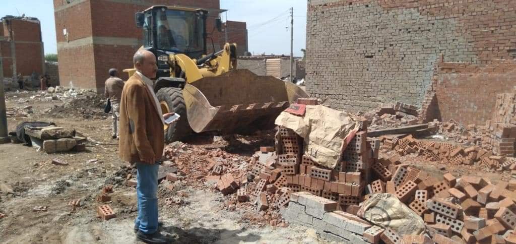 استمرار إزالة التعديات على الأراضى الزراعية