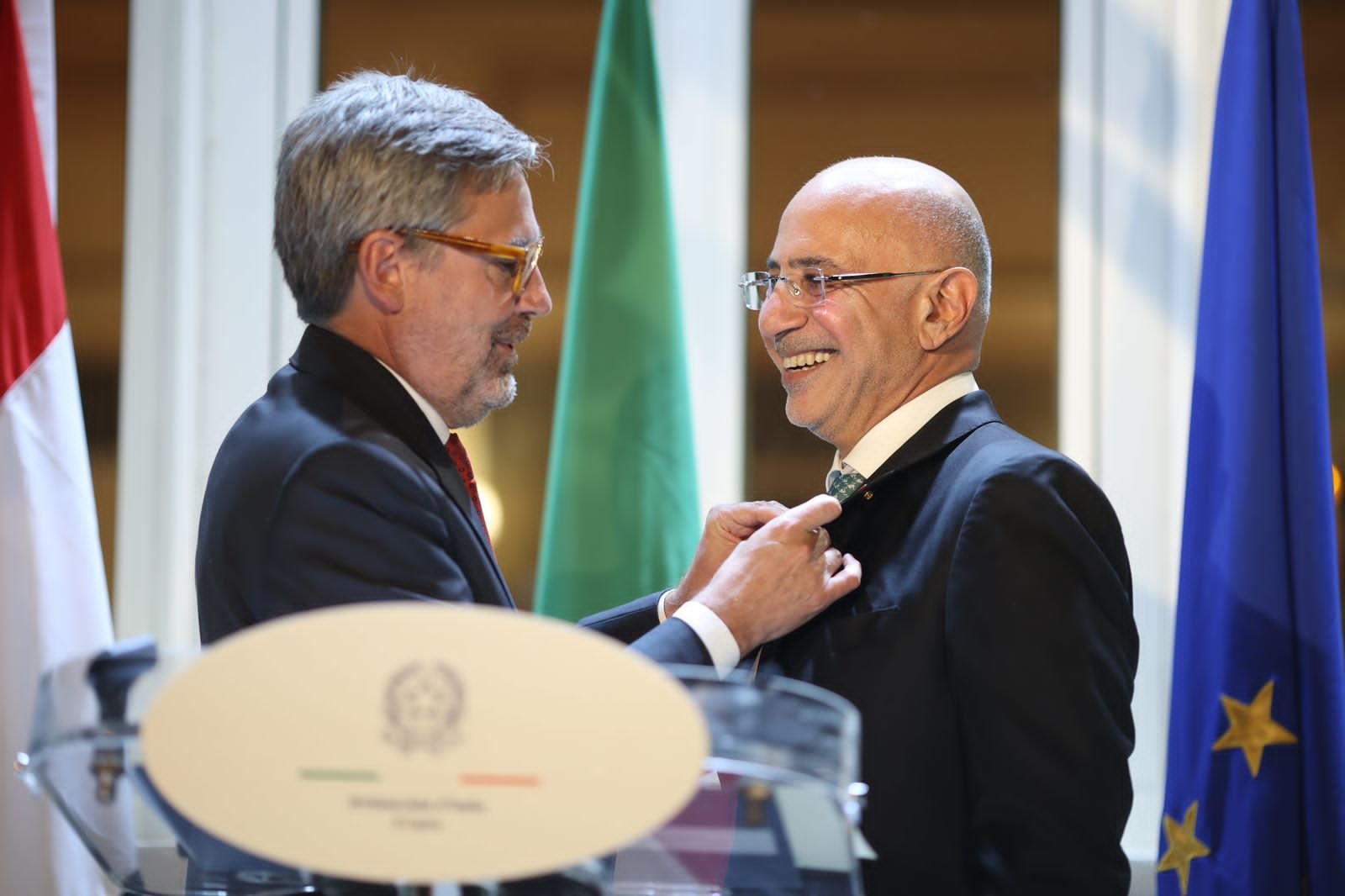 الرئيس الإيطالى يمنح خالد أبو بكر وسام فارس لجهوده فى دعم العلاقات الاقتصادية بين مصر وإيطاليا