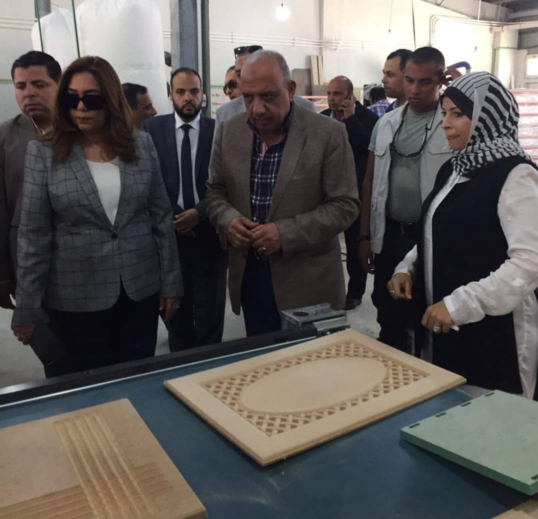 وزير قطاع الأعمال العام: دعم مصنعى “دمياط للأثاث” وإحياء الصناعة