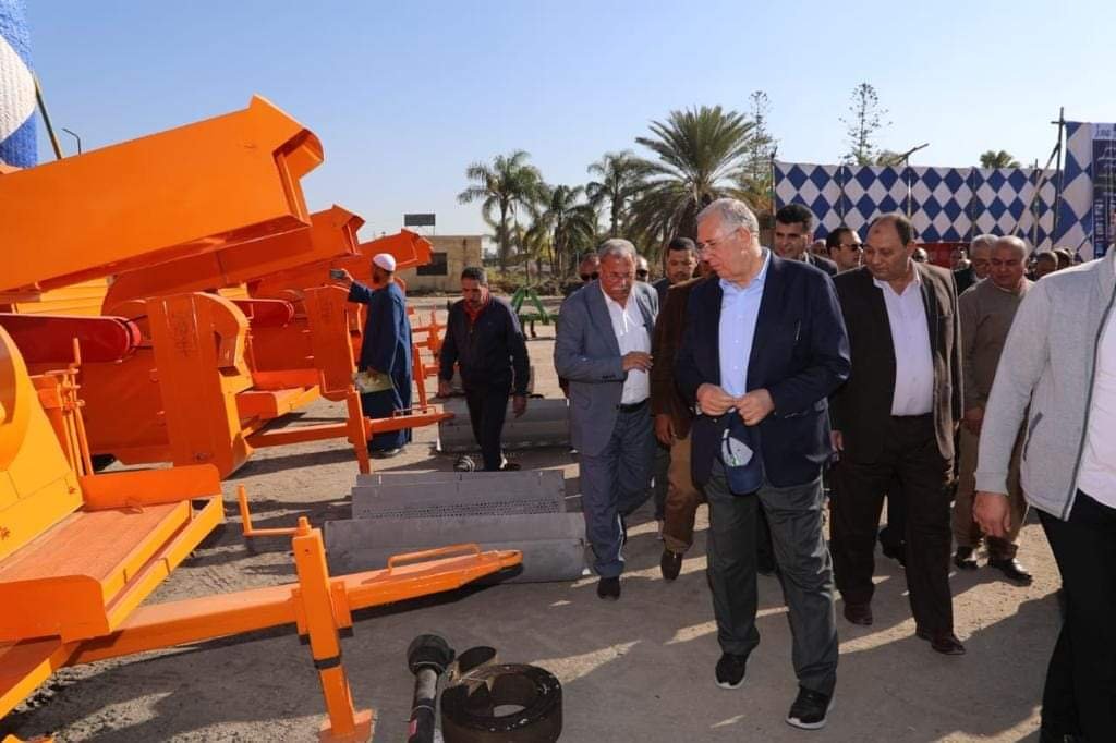 معدات وآلات زراعية للمزارعين فى إطار مبادرة حياة كريمة