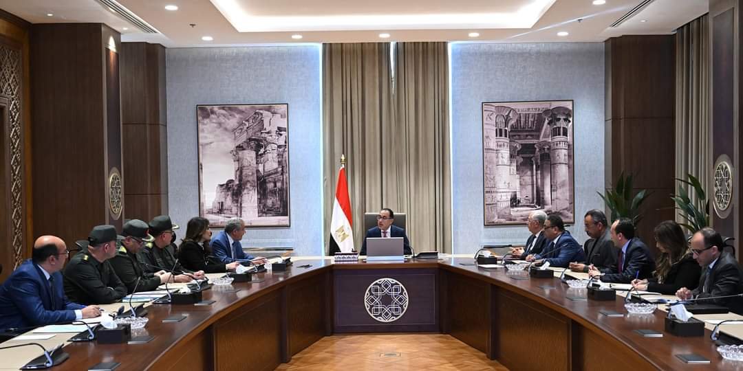 الحكومة تبدأ إجراءات توفير مخزون استراتيجى من السلع الأساسية لضبط الأسواق