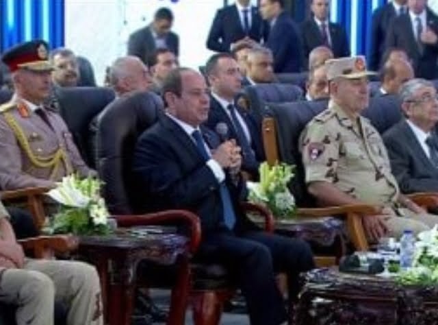 الرئيس السيسى: فرص عمل ضخمة فى مجال الاتصالات وتكنولوجيا المعلومات