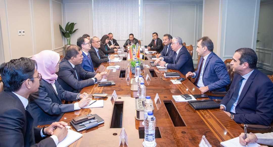 هيئة منطقة قناة السويس تبحث التعاون المشترك مع إندونيسيا