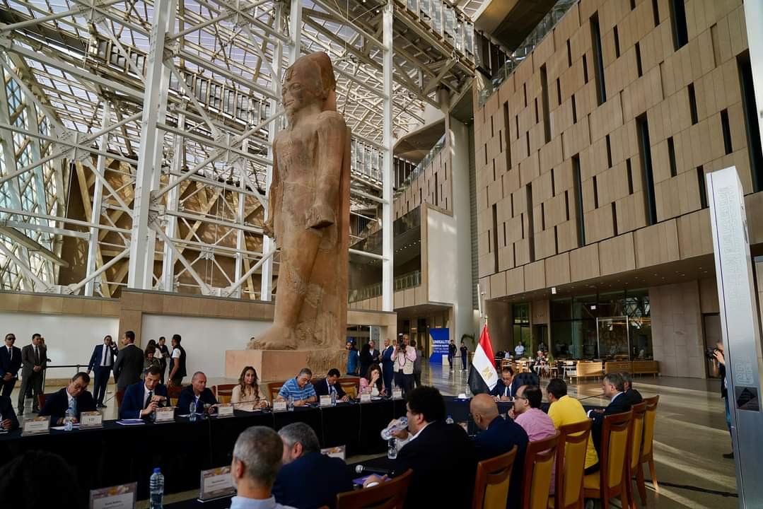 رئيس الوزراء يعقد لقاء موسعا مع أصحاب الشركات الناشئة ورواد الأعمال والمستثمرين