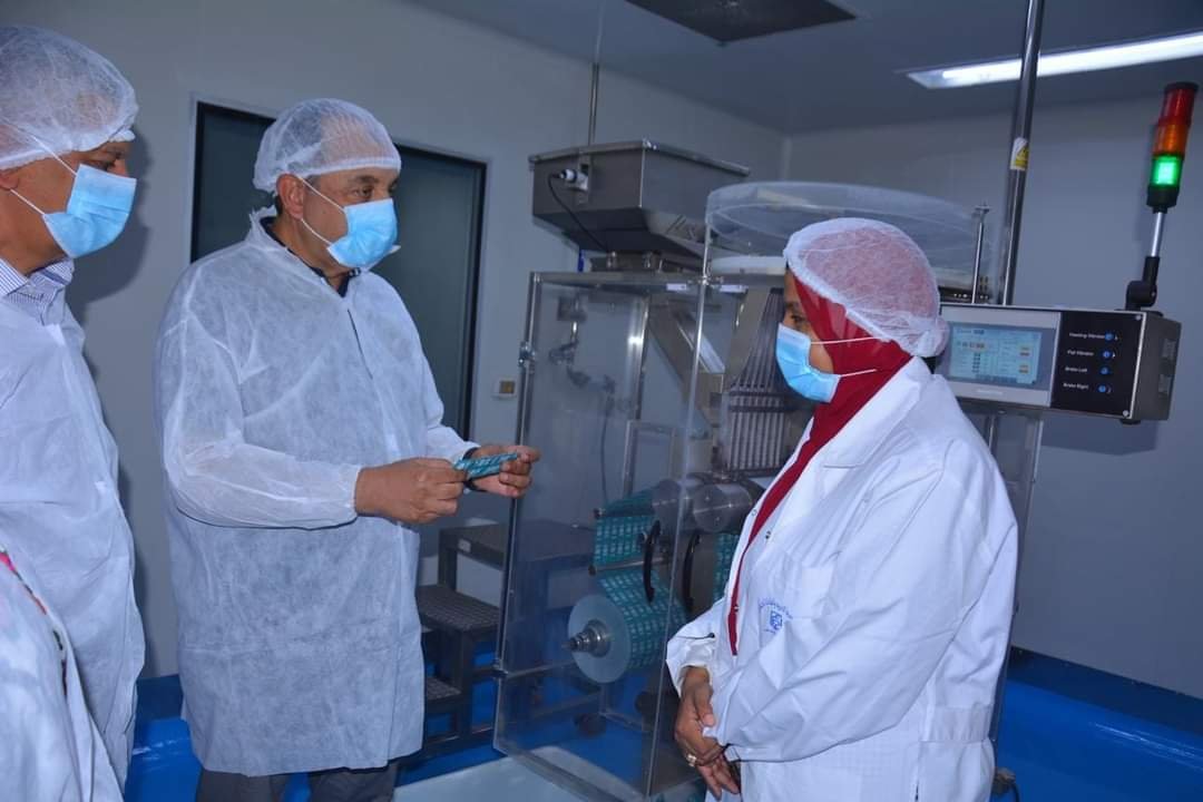 وزير قطاع الأعمال العام: نعمل على تنمية صناعاتنا الدوائية