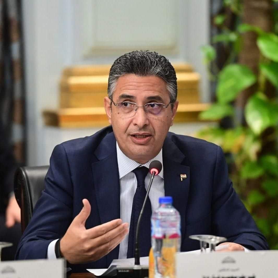 اللجنة المشكلة بقرار وزير التموين تنتهى من فحص 139 طلبا فى اجتماعها الأول