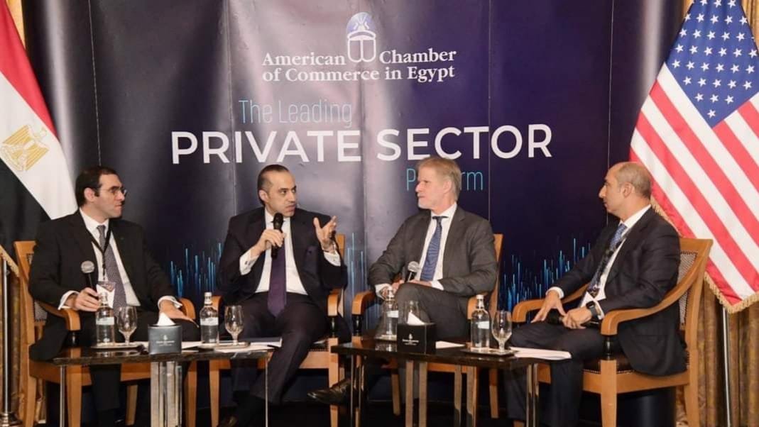 مناقشة خطة الحكومة التشريعية واشتراك القطاع الخاص ومجتمع الأعمال بغرفة التجارة الأمريكية