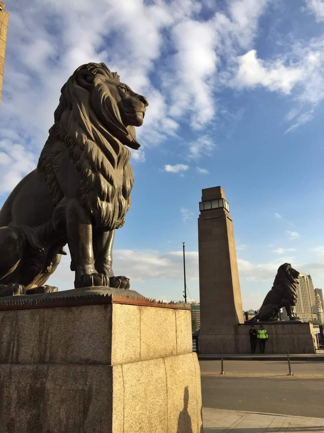 وزير السياحة والآثار ينفى وقوع أى ضرر  على تماثيل أسود كوبرى قصر النيل