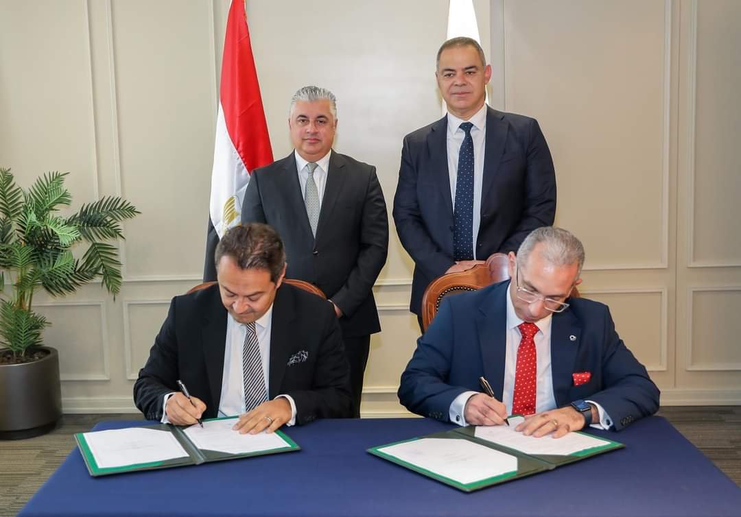 المنطقة الاقتصادية لقناة السويس توقع عقد حق انتفاع بالأرض لتنمية وإدارة مجمع صناعى متكامل بالسخنة