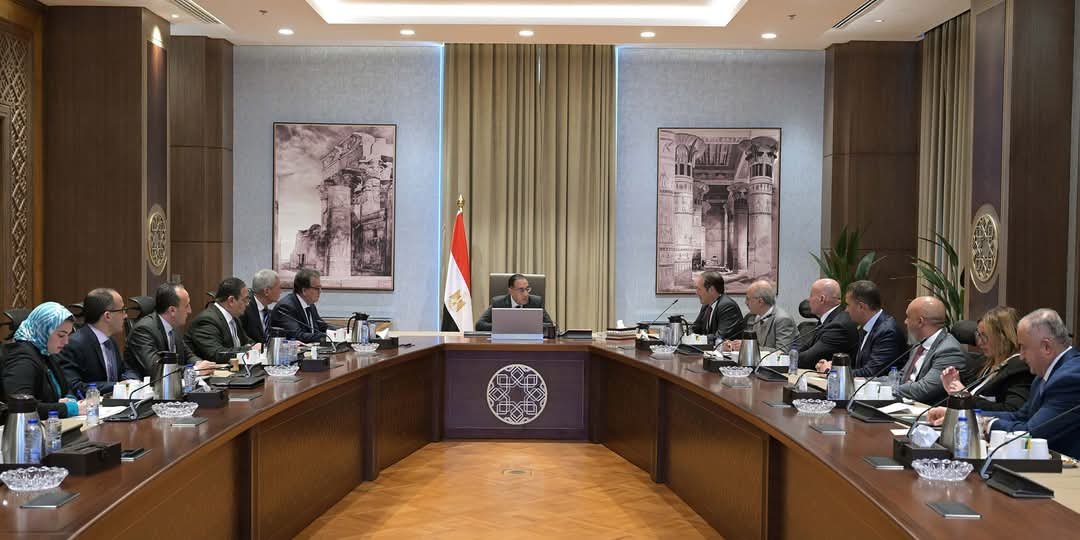 رئيس الوزراء يناقش مشروع تصنيع أجهزة “السونار” بمصر