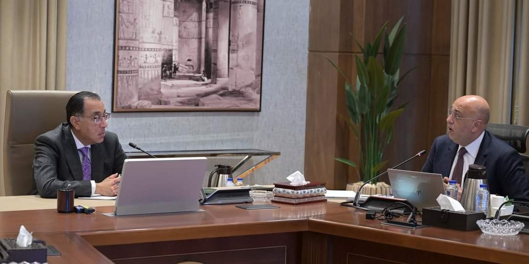 رئيس الوزراء يتابع مؤشرات الأداء وملفات العمل لجهاز تنمية المشروعات المتوسطة والصغيرة ومتناهية الصغر