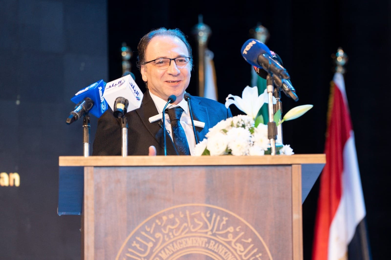 الأكاديمية العربية للعلوم المالية والمصرفية تكرم الدكتور “أيمن حامد سليمان”  لدوره البارز فى الاقتصاد المصرى