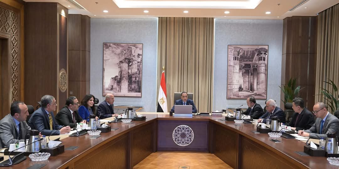 أكبر شركة صينية لتصنيع إطارات السيارات تبحث إقامة مشروعين جديدين بمصر