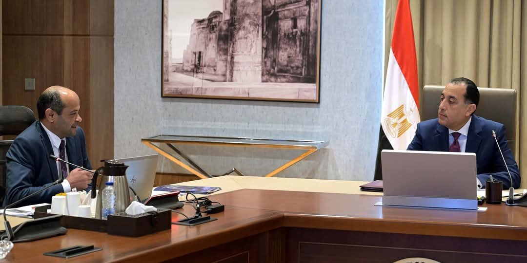 بحث جهود تطوير سوق الأوراق المالية