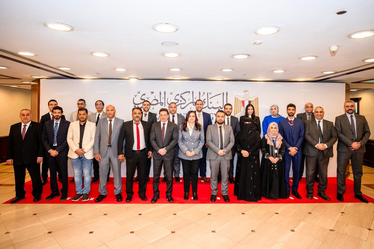 البنك المركزى يستقبل وفدا من نظيره اليمنى للتعرف على التجربة المصرية الرائدة