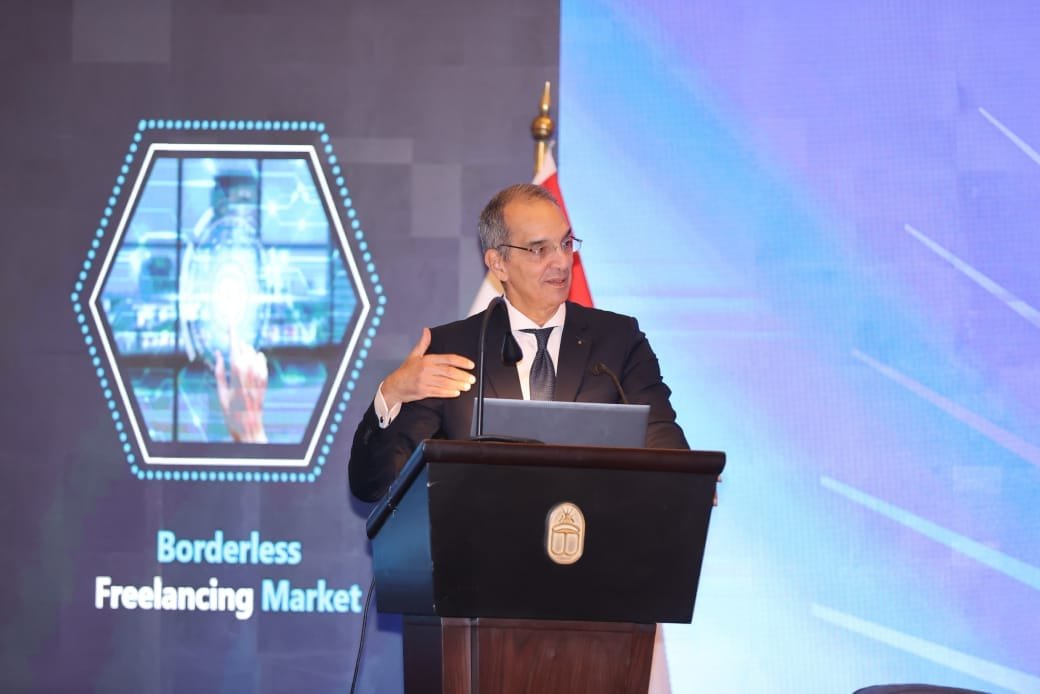 وزير الاتصالات: الاستثمار فى تعزيز القدرات الرقمية للدولة وتبنى الذكاء الاصطناعى لبناء مصر الرقمية