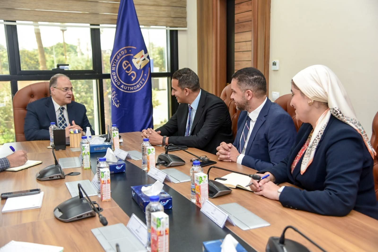 لبحث فرص الاستثمار وتوطين صناعة الأدوية.. رئيس هيئة الدواء المصرية يعقد اجتماعا مع شركة «ساندوز»