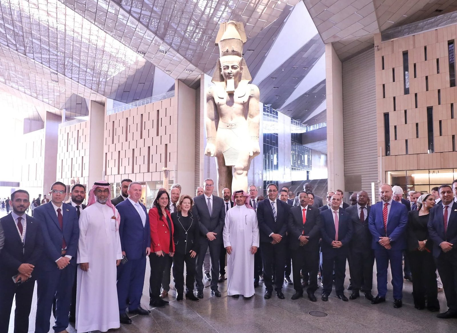 ضيوف “منتدى مصر للتعدين 2025” يزورون المتحف المصرى الكبير
