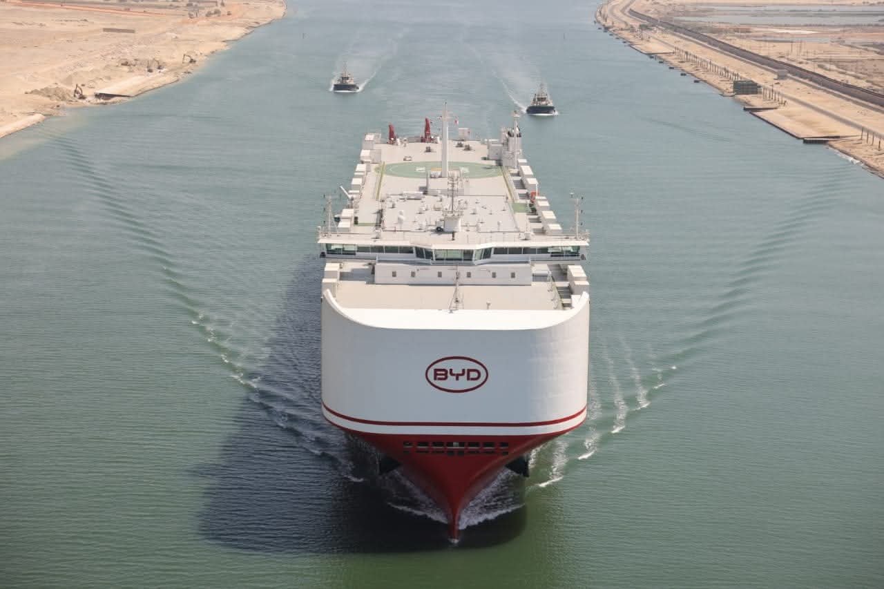 قناة السويس تشهد عبور حاملة السيارات BYD XI’AN إحدى أكبر حاملات السيارات فى العالم  فى رحلتها البحرية الأولى