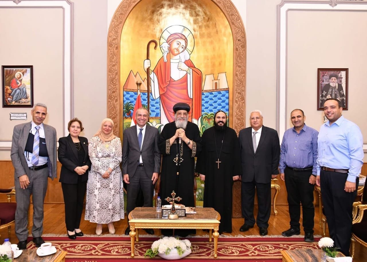 رئيس البنك الزراعى المصرى يلتقى قداسة البابا تواضروس الثانى لتعزيز التعاون والتوسع فى تمويل مشروعات الأديرة