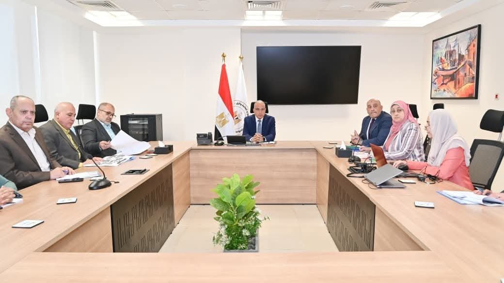 البدء فى إعداد منظومة إلكترونية لتراخيص الشواطئ لتسهيل إصدار التراخيص للمستثمرين والمواطنين