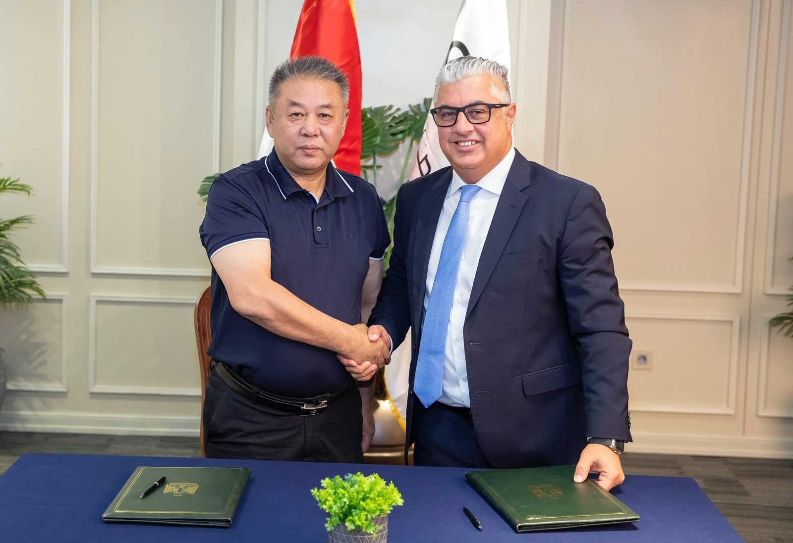 اقتصادية قناة السويس توقع عقد إنشاء مصنع تشانجتشو رامادا لصناعة المنسوجات بالقنطرة غرب