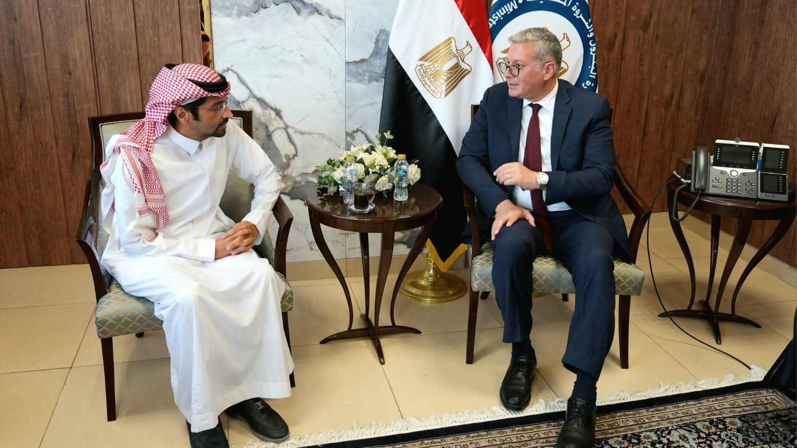 وزير البترول يبحث دعم الاستثمارات السعودية فى صناعات البتروكيماويات والأسمدة بمصر