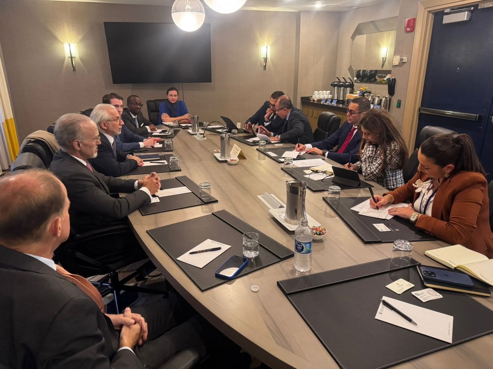 وزير الاستثمار يبحث مع مجموعة IIB Group Holdings فرص التعاون الاستثمارى بمصر