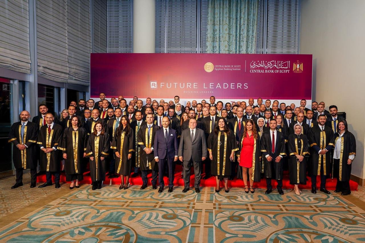 محافظ المركزى يشهد حفل تخرج دفعات جديدة من برنامج “قيادات المستقبل” بالمعهد المصرفى المصرى