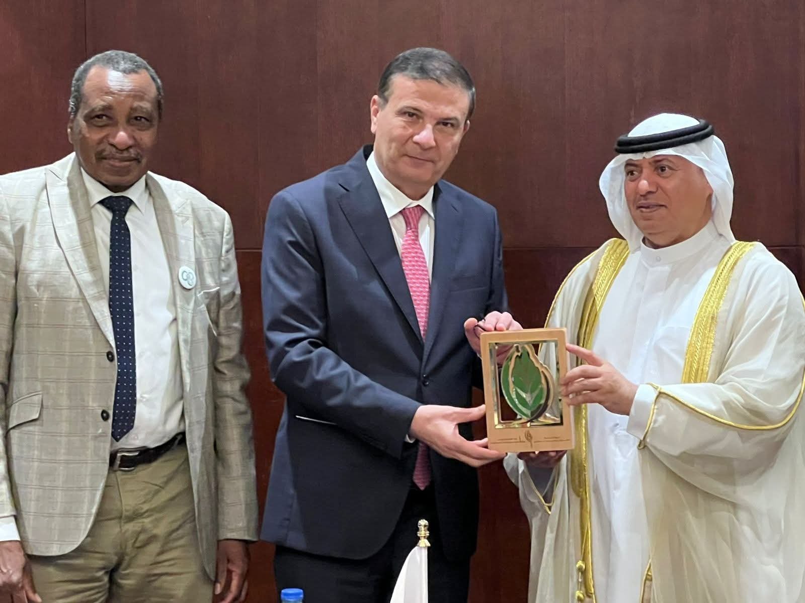 بحث تعزيز الاستثمارات العربية فى المجال الزراعى