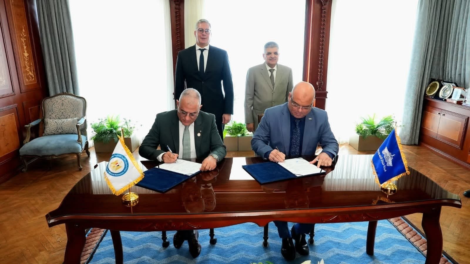 مذكرة تفاهم بين وزارة البترول وهيئة قناة لإنشاء محطة لإسالة وتموين الغاز الطبيعى المسال