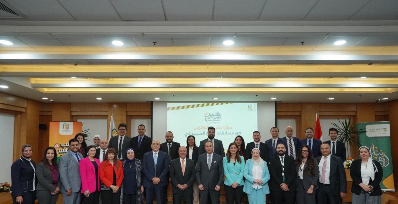 الأتربى يكرم الفائزين من العاملين بالبنك الأهلى المصرى فى فعاليات التوعية بالأمن السيبرانى